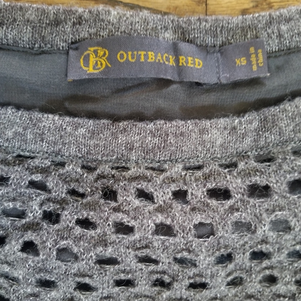 Outback Red Pull Over - Picture 3 of 4